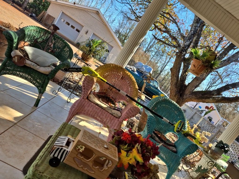 Ryobi 10inch Polesaw With Charger And Battery