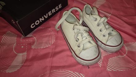 Toddler Converse shoes size  6