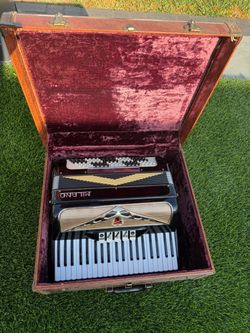 Vintage Milano Piano Accordion with Hard Case