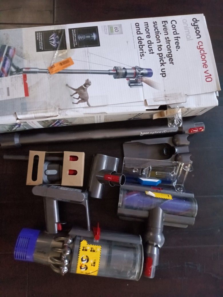 Great Condition Dyson Cyclone V10 Animal Cordless Vacuum Cleaner Retail $550