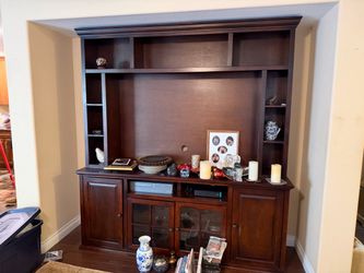 Entertainment center