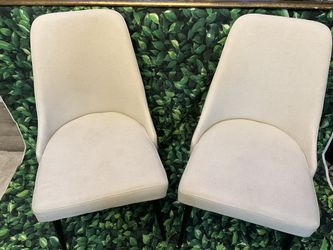one pair of chairs 