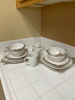 Thomson White Ceramic Dinnerware Set
