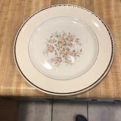HOMER LAUGHLIN EGGSHELL GEORGIAN PLATE