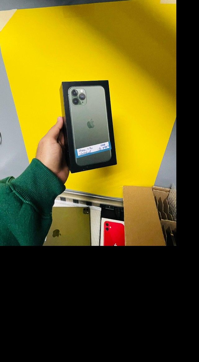 iPhone 11 Pro Green 64gb Unlocked (Finance for $80 down, no credit needed and take home today) (3 months no interest) $725