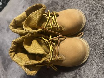 Boy Timberlands Size 6