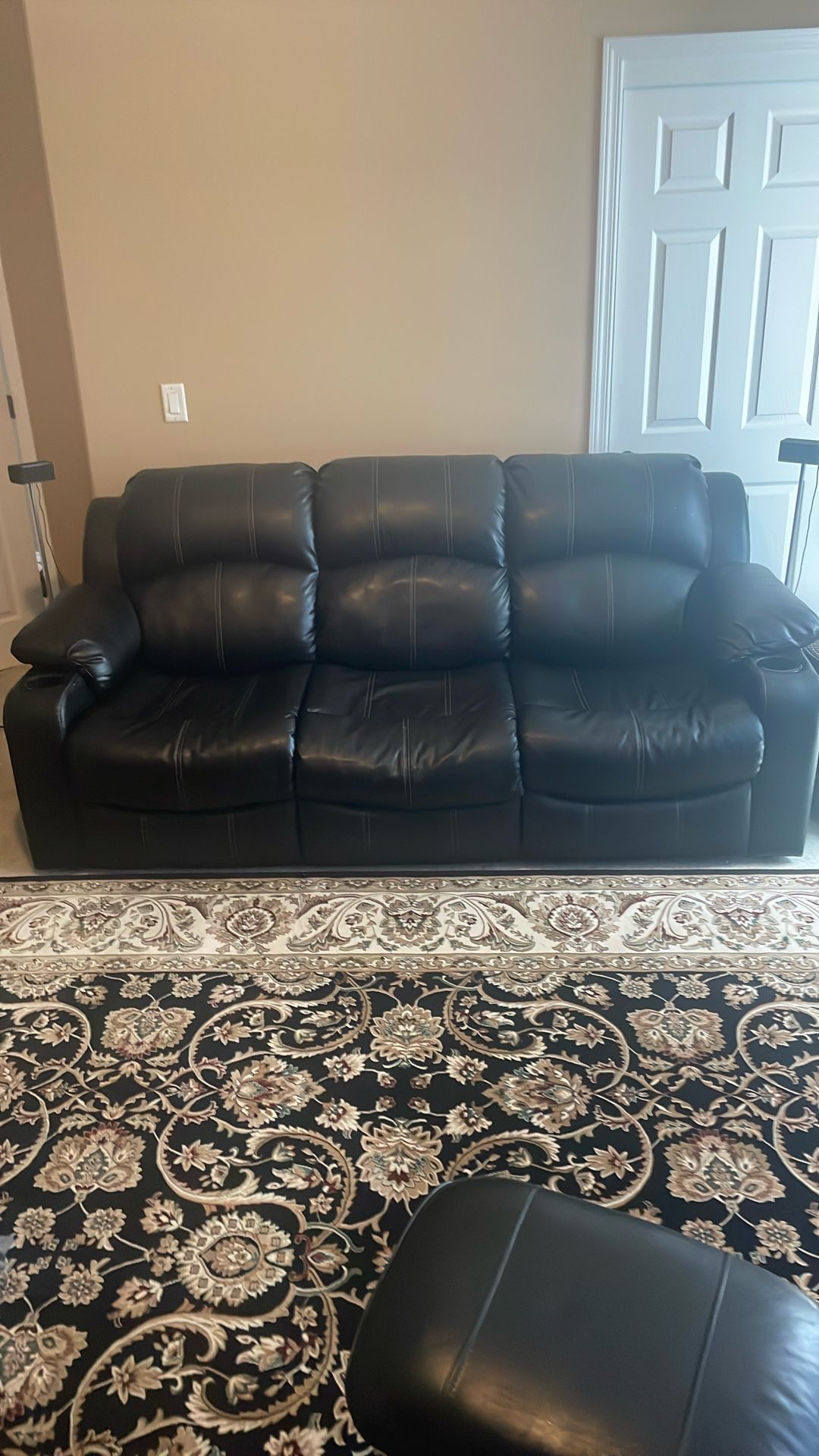 Black Leather Sleeper Sofa – Converts to Queen Bed – Great Condition