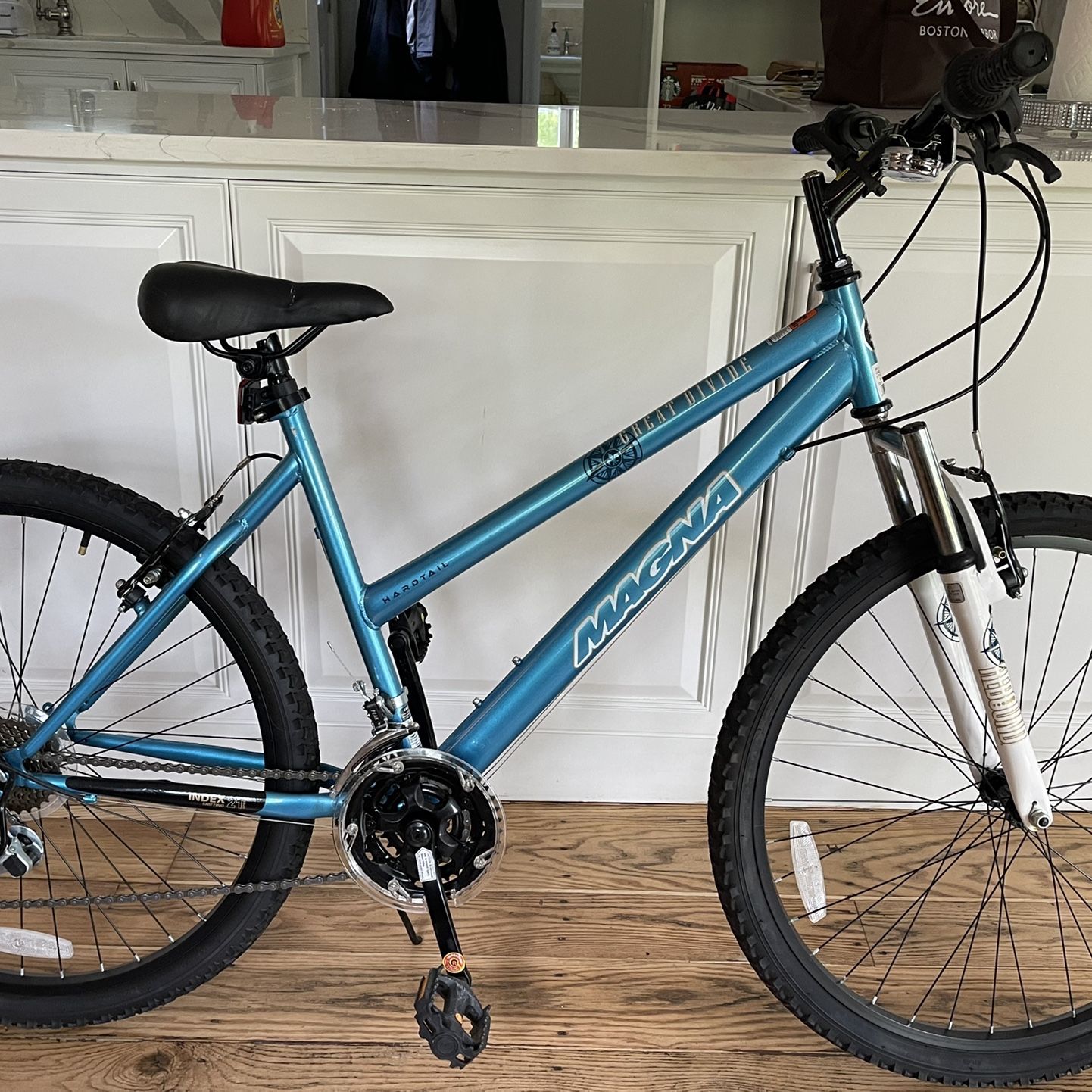Magna Great divide hardtail front suspension 26 women s mountain bike 21 speed for Sale in New City NY OfferUp
