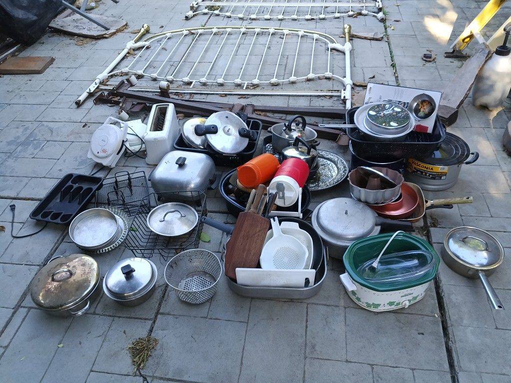All kinds of kitchen stuff
