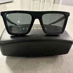 Men’s Versace sunglasses 