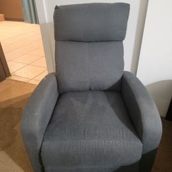 Small Recliner 