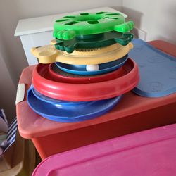 4 Cat Toys..gently https://offerup.com/redirect/?o=VXNlZC5pbg== Great Condition