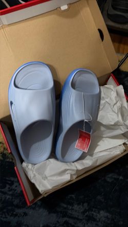 Nike reactx rejuven8 slides