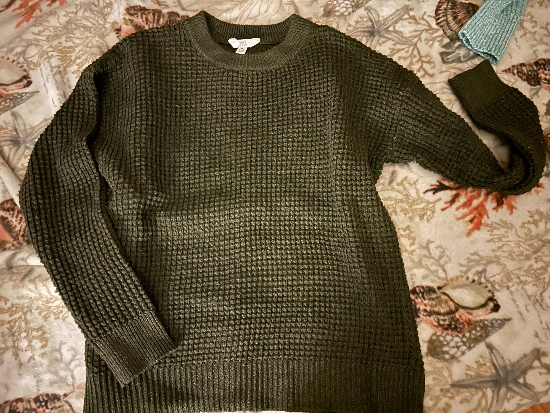 Women’s Medium Sweater Top