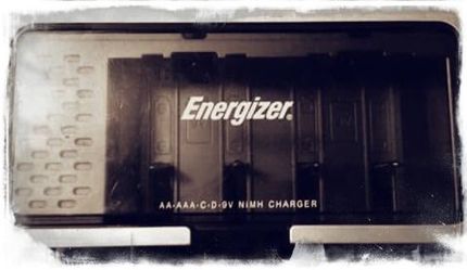 Battery charging station