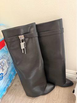 Boots size 37