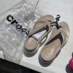 Crocs Size 7 New