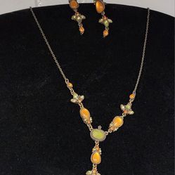 Vintage AVON necklace & Earrings Set
