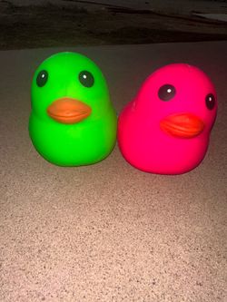 Squeeeze ducks (selling as pair)
