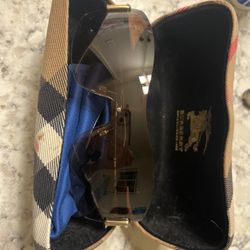 BURBERRY SUNGLASSES **PERFECT CONDITION**