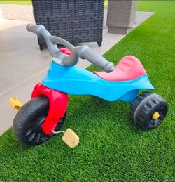 ✅️ Kids Toddler Tricycle• Good Condition- Sun Faded• $5firm