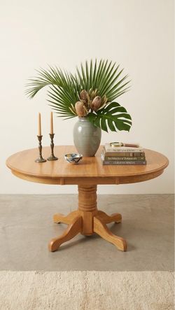 Solid Oak Pedestal Dining Table - Includes 1 Extension Leaf