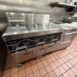 Gas fryer, Battery, Henny Penny Model No. EEGG243.0 EVOLUTION ELITE, (3) Wells