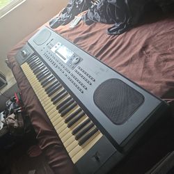 Teclado KORG USADO. EN BUENAS CONDICIONES Y BUENOS SONIDOS ORIGINALES 