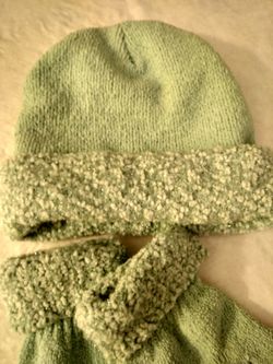 Girls Hat and gloves