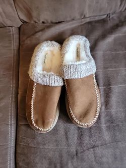 Women’s Dearfoams Slippers – Size XL (11/12) – $10
