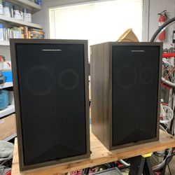 Marantz 30/300 Speakers - Excellent