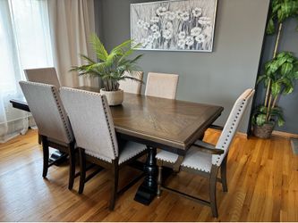 Excellent Montane 7 piece dining table set with extension