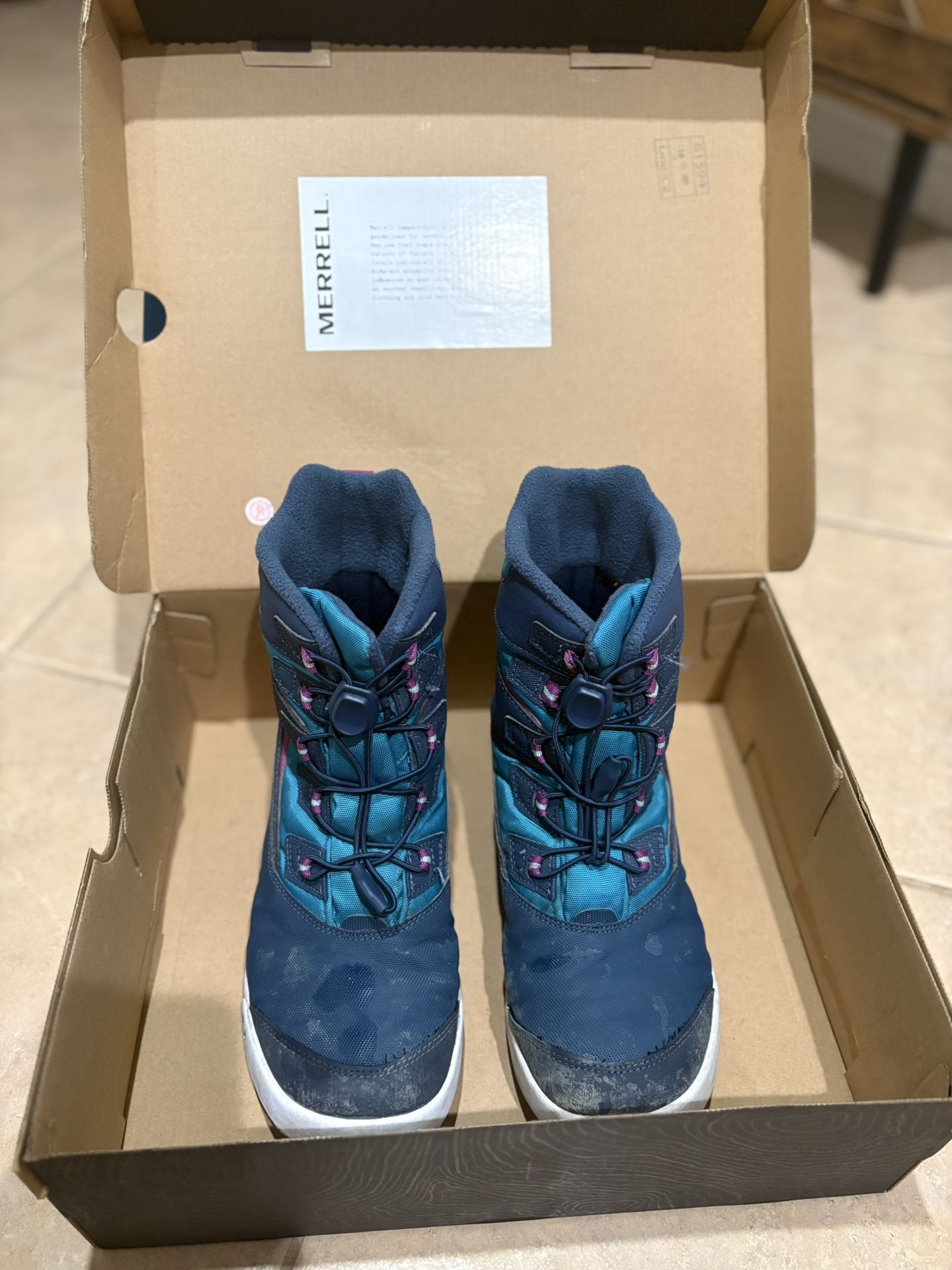 Merrell Snow boots Size 6