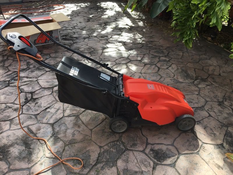 Black Decker MOWER