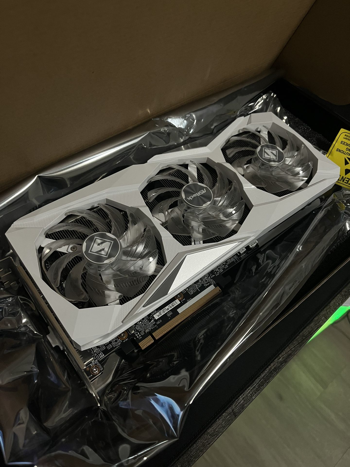 Computer Parts  BUNDLE / AMD RX 7600, RYZEN 5600x, ASUS B550-f, 32GB KIT DDR4 RAM 