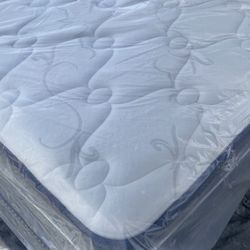 BRAND NEW QUEEN SOZE PILLOW TOP DELUXE MATTRESS W.BOXSPRING INCLUDED ✔️ COMFORT : SEMI FIRM ✔️ DELIVERY OPTION AVAILABLE  🚚 💨