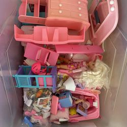Vintage Barbie Stuff 5 Sets And Including The Dolls