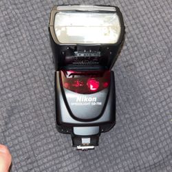 Nikon Speed Light SB-700