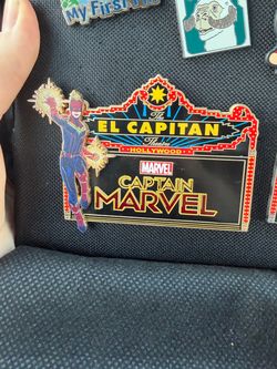 Captain Marvel Marquee Disney LE 400 pin DSF DSSH