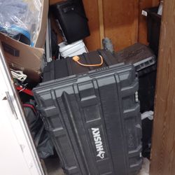 Clearing Out Storage Unit - *Free Stuff* First Come First Serve 