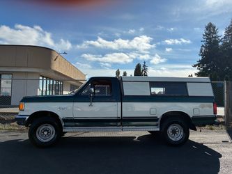 1991 Ford F-250 XLT Lariat 4x4 5-Speed Manual