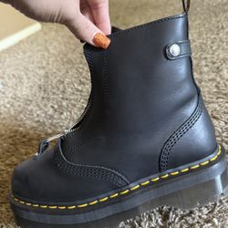 Dr. Martens Jetta Zip Platform Boots Women’s Size 9 (US)