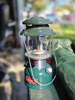 Vintage Coleman 200A Green Single-Mantle Lantern