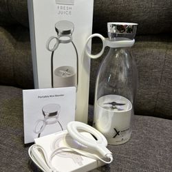 White Mini Blender- New