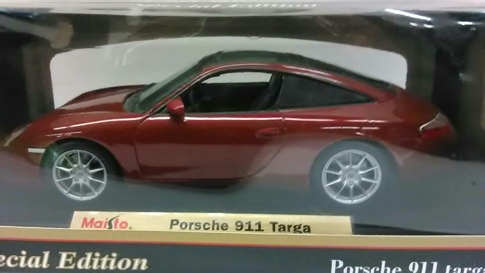 Porsche 911 Targa - Scale Model Car 1:18 -