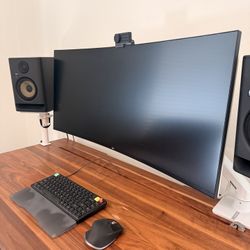 LG Ultrawide 40" 5K2K Monitor