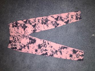 Pink , large ,yoga pants new