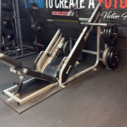 Magnum Plate Loaded 45 Degree Linear Leg Press