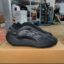 Yeezy 700 V3 Alvah