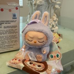 Labubu Have a seat Zizi